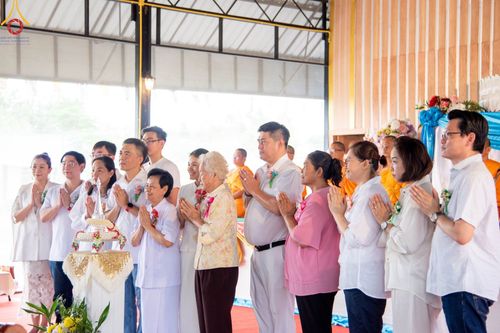 ภาพ No.92707:พิธีทอดกฐินวัดศรีวรรณวนาราม จ.ปทุมธานี และพิธีอัญเชิญพระสารีริกธาตุ วันที่ 4 พฤศจิกายน พ.ศ. 2566