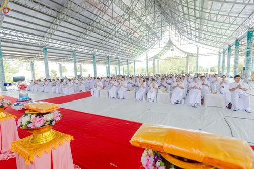 ภาพ No.249383:วันที่ 28 กันยายน พ.ศ. 2568 พิธีทอดผ้าป่าแผ่นบันมงคลมหาเศรษฐี อาคาร 80 ปี หลวงพ่อธัมมชโย ณ ศูนย์ปฏิบัติธรรมวิหารแดง ต.เจริญธรรม อ.วิหารแดง จ.สระบุรี