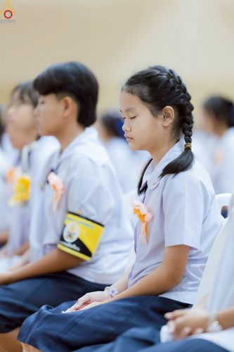 ภาพ No.245915:วันเสาร์ที่ 13 กันยายน พ.ศ. 2568 พิธีมอบผ้าไตรประธานกฐินสัมฤทธิ์เด็กดี V-Star ณ สภาธรรมกายสากล วัดพระธรรมกาย