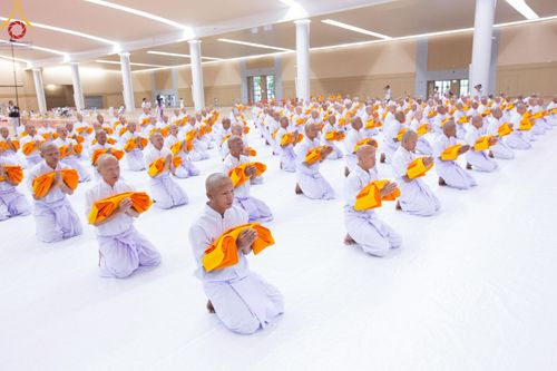 ภาพ No.217190:วันเสาร์ที่ 12 เมษายน พ.ศ. 2568 พิธีบรรพชา พิธีขอศีลและขอนิสสัย พิธีมอบบาตร ในโครงการอุปสมบทหมู่ บูชาธรรมหลวงพ่อธัมมชโย, โครงการธรรมทายาท ระดับอุดมศึกษา รุ่นที่ 52 ,  โครงการบวชพระนานาชาติ AEC & WAB CEO รุ่นที่ 4 ณ วัดพระธรรมกาย