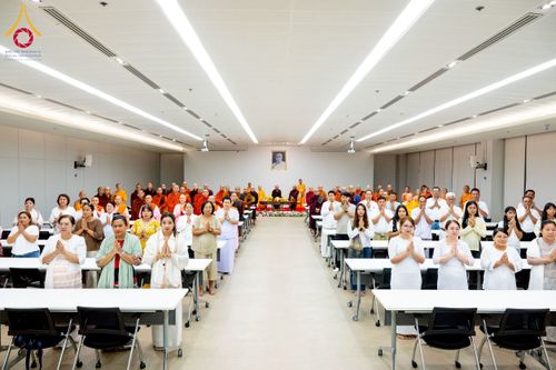 ภาพ No.222657:วันที่ 23 เมษายน พ.ศ. 2568 หลวงพ่อทัตตชีโวต้อนรับคณะสงฆ์เมียนมาร์ ณ อาคาร 100 ปี คุณยายมหารัตนอุบาสิกาจันทร์ ขนนกยูง วัดพระธรรมกาย