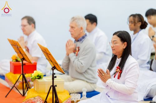 ภาพ No.233282:วันอาทิตย์ที่ 6 กรกฎาคม พ.ศ. 2568 พิธีถวายมหาสังฆทานแด่คณะสงฆ์ทั่วโลกและพิธีตักบาตรเนื่องในวันเข้าพรรษา  ณ วัดพุทธเคปทาวน์ ประเทศแอฟริกาใต้