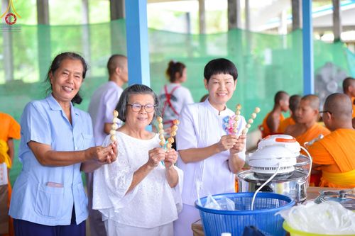 ภาพ No.138475:พิธีทอดผ้าป่าสามัคคี เพื่อสมทบทุนสร้างหอฉัน ๑๑๓ปี คุณยายอาจารย์มหารัตนอุบาสิกาจันทร์ขนนกยูง ครั้งที่ ๘ ในวันศุกร์ ที่ ๒๔ พฤษภาคม พ.ศ. ๒๕๖๗ ณ ศูนย์การศึกษาจอมบึง ต.รางบัว อ.จอมบึง จ.ราชบุรี