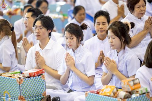 ภาพ No.264020:วันอาทิตย์ที่ 2 พฤศจิกายน พ.ศ. 2568 พิธีตักบาตรอาทิตย์ต้นเดือน ณ บ้านแก้วเรือนทองคุณยายฯ วัดพระธรรมกาย