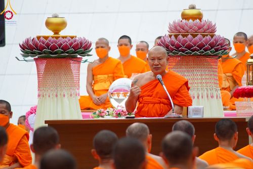 ภาพ No.107115:พิธีจุดประทีปถวายเป็นพุทธบูชา และบูชาธรรมมหาปูชนียาจารย์ ในโครงการธรรมยาตรากตัญญูบูชา มหาปูชนียาจารย์ พระมงคลเทพมุนี(สด จนฺทสโร) พระผู้ปราบมาร  อนุสรณ์สถาน 7 แห่ง ปีที่ 12  วันที่ 6 มกราคม พ.ศ. 2567 ณ อนุสรณ์สถานมหาวิหารพระมงคลเทพมุนี อ.สองพี่น้อง จ.สุพร