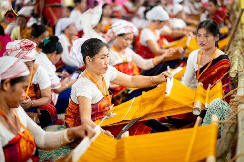 ภาพ No.176172:พิธีทอดกฐินสมทบ โดยมูลนิธิธรรมกาย ในนามหลวงพ่อธัมมชโย ณ วัดสัทธนารามา บานา วิหาร เมืองไดยุน รัฐอรุนาจาลประเทศ ประเทศอินเดีย วันที่ 15 พฤศจิกายน พ.ศ. 2567