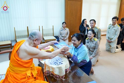 ภาพ No.201925:ผู้ว่าปทุมฯ มอบแนวทางการขับเคลื่อนพัฒนาจังหวัดฯ แก่หัวหน้าส่วนราชการ ผู้บริหารท้องถิ่น กำนัน ผู้ใหญ่บ้าน อ.คลองหลวง วันอังคารที่ 21 มกราคม พ.ศ. 2568