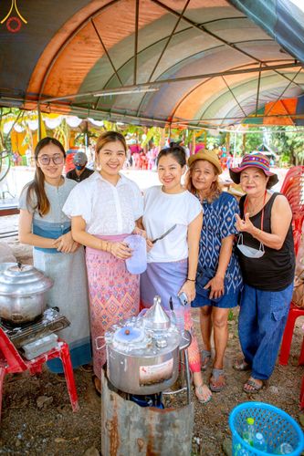 ภาพ No.171154:พิธีทอดกฐิน ณ วัดบ้านหัวนา อ.สนามชัยเขต จ.ฉะเชิงเทรา ในโครงการกฐินสามัคคีทั่วไทย 30,000 วัด บูชาธรรม 80 ปี หลวงพ่อธัมมชโย โดยคณะศิษยานุศิษย์วัดพระธรรมกาย วันที่ 27 ตุลาคม พ.ศ. 2567