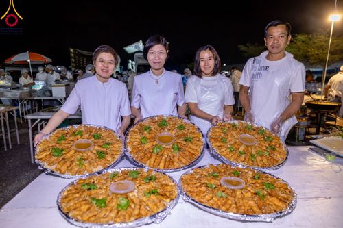 ภาพ No.115634:พิธีถวายภัตตาหารเป็นสังฆทาน แด่คณะพระธรรมยาตรา ปีที่ 12 วันที่ 20 มกราคม พ.ศ. 2567 ณ วัดโบสถ์(บน) บางคูเวียง จ.นนทบุรี