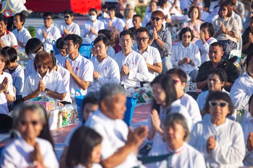 ภาพ No.211915:วันจันทร์ที่ 17 มีนาคม พ.ศ. 2568 พิธีตักบาตรพระกว่า 300 รูป ฉลองพิธีประดิษฐานพระบรมสารีริกธาตุ ณ ปทุมเจดีย์ เจดีย์พระพุทธเจ้า 5 พระองค์ ศูนย์อบรมเยาวชนปัตตานี บ้านโคกดีปลี ตำบลตุยง อำเภอหนองจิก จังหวัดปัตตานี