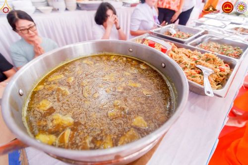 ภาพ No.224476:วันจันทร์ที่ 12 พฤษภาคม พ.ศ. 2568  ชาวพุทธในอินโดนีเซีย ร่วมฉลองวิสาขบูชาจุดประทีปกว่า 200,000 ดวง ณ พระมหาเจดีย์บรมพุทโธ  เจริญพุทธมนต์ถวาย “พระวชิรเกล้าเจ้าอยู่หัว”