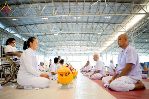 ภาพ No.277393:วันเสาร์ที่ 6 ธันวาคม พ.ศ. 2568 พิธีบรรพชาอุปสมบทและพิธีถวายบาตร โครงการอุปสมบทบูชาธรรมมหาปูชนียาจารย์ ประจำปี พ.ศ.2568 โครงการบวชพระนานาชาติ AEC และ WAB รุ่น CEO (นักบริหาร) รุ่นที่ 5 ณ โบสถ์พระไตรปิฏก วัดพระธรรมกาย