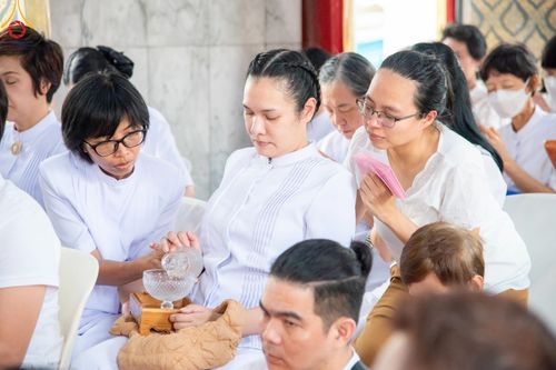 ภาพ No.165096:พิธีทอดกฐิน ณ วัดใหม่พิเรนทร์ แขวงวัดอรุณ เขตบางกอกใหญ่ กรุงเทพมหานคร ในโครงการกฐินสามัคคีทั่วไทย 30,000 วัด บูชาธรรม 80 ปี หลวงพ่อธัมมชโย โดยคณะศิษยานุศิษย์วัดพระธรรมกาย วันที่ 20 ตุลาคม พ.ศ. 2567