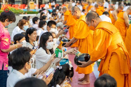 ภาพ No.76074:งานทำบุญตักบาตรเชอรี่มอลล์ อ.คลองหลวง จ.ปทุมธานี วันที่ 14 กุมภาพันธ์ พ.ศ. 2566