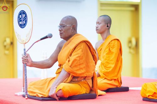 ภาพ No.101073:พิธีบรรพชาธรรมทายาท ในโครงการอุปสมบทบูชาธรรม มหาปูชนียาจารย์ พ.ศ. 2566 ณ วัดหนองไผ่ล้อม จ.ปราจีนบุรี วันที่ 2 ธันวาคม พ.ศ. 2566