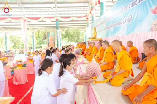 ภาพ No.175116:พิธีทอดกฐินสถาปนา แผ่นสิริฉะทะนะรัสมี(หลังคา) อาคาร 80 ปี หลวงพ่อธัมมชโย ณ ศูนย์ปฏิบัติธรรมวิหารแดง จ.สระบุรี วันเสาร์ที่ 9 พฤศจิกายน พ.ศ. 2567