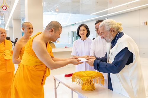 ภาพ No.63422:การสัมมนา World Peace Inner Peace : Lord Buddha 's Social Doctrine to resolve Global Issues ณ อาคาร 100 ปี คุณยายอาจารย์ฯ วัดพระธรรมกาย วันพฤหัสบดี ที่ 25 เมษายน พ.ศ. 2567