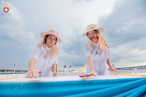 ภาพ No.217735:วันที่ 10-14 เมษายน พ.ศ. 2568 เจ้าหน้าที่อาสาสมัคร เตรียมงานวันคุ้มครองโลก ชุดที่ 2 วัดพระธรรมกาย จ.ปทุมธานี