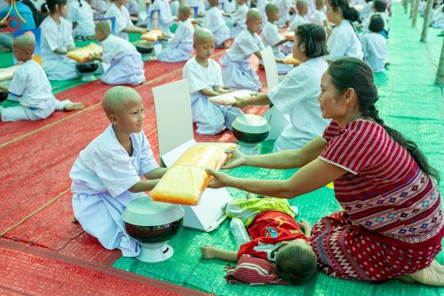 ภาพ No.63000:Photo Story  มหัศจรรย์วัดดงดินแดง Episode 2 โครงการบรรพชาอุปสมบทหมู่ ฟื้นฟูพระพุทธศาสนาทั่วไทย ณ วัดดงดินแดง อ.อมก๋อย จ.เชียงใหม่ วันที่ 3 เมษายน พ.ศ. 2567