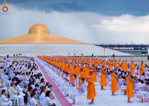 ภาพ No.99931:พิธีปลงผมธรรมทายาท โครงการอุปสมบทบูชาธรรมมหาปูชนียาจารย์ พ.ศ. 2566 ณ ลานธรรม มหาวิหารคด 8-9 ศูนย์อบรมวัดพระธรรมกาย วันอาทิตย์ที่ 3 ธันวาคม พ.ศ. 2566