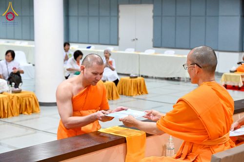 ภาพ No.229059:วันอาทิตย์ที่ 15 มิถุนายน พ.ศ. 2568 พิธีทอดผ้าป่าทุนพัฒนาพระมหาเปรียญ และทุนเผยแผ่พระพุทธศาสนาไปทั่วโลก ณ ห้องสัมมนา SPD สภาธรรมกายสากล วัดพระธรรมกาย