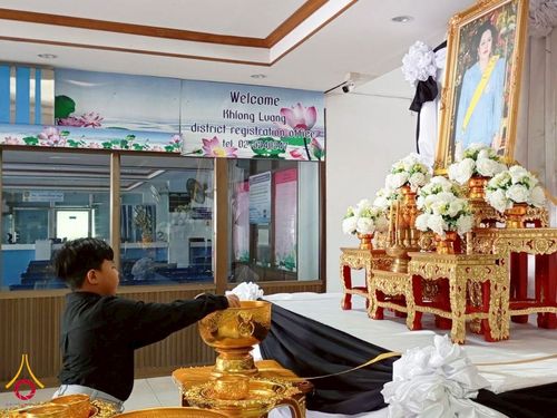 ภาพ No.260889:อำเภอคลองหลวง จัดพิธีสรงน้ำพระบรมศพ สมเด็จพระนางเจ้าสิริกิติ์ พระบรมราชินีนาถ พระบรมราชชนนีพันปีหลวง  ด้วยสำนึกในพระมหากรุณาธิคุณตราบนิจนิรันดร์ วันที่ 26 ตุลาคม พ.ศ. 2568 เวลา 09.30 น. ณ ที่ว่าการอำเภอคลองหลวง จังหวัดปทุมธานี