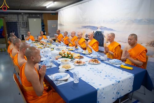 ภาพ No.94575:พิธีทอดกฐินวัดพระธรรมกายสวิตเซอร์แลนด์ วันอาทิตย์ที่ 12 พฤศจิกายน พ.ศ. 2566 ณ หอประชุม Schulhaus Obergoldbach
