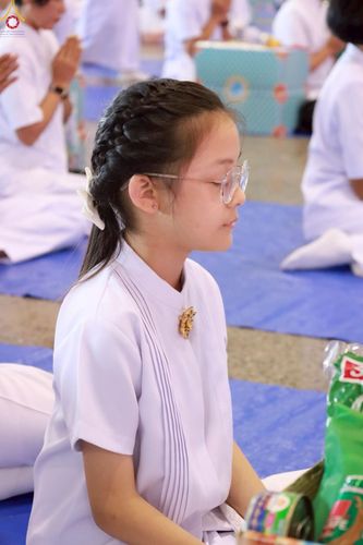 ภาพ No.240396:วันพุธที่ 27 สิงหาคม พ.ศ. 2568 พิธีตักบาตร ในวันธรรมชัย ณ วัดพระธรรมกาย จ.ปทุมธานี