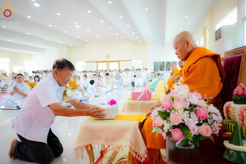 ภาพ No.142363:พิธีทอดผ้าป่าเพื่องานพระพุทธศาสนา , พิธีเจริญพระพุทธมนต์ , พิธีถวายสังฆทานแด่คณะสงฆ์ น้อมบูชาธรรม 80 ปี หลวงพ่อธัมมชโย และครบรอบ 12 ปี ธรรมอุทยานบ้านแป้ง อำเภอพรหมบุรี จังหวัดสิงห์บุรี ในวันเสาร์ที่ 22 มิถุนายน พ.ศ. 2567