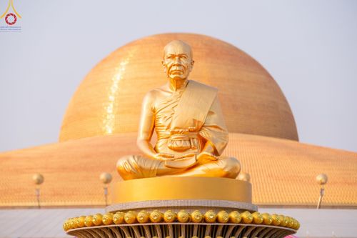 ภาพ No.121972:พิธีจุดประทีปถวายเป็นพุทธบูชา และบูชาธรรมมหาปูชนียาจารย์ พระมงคลเทพมุนี(สด จนฺทสโร) ในโครงการธรรมยาตรา กตัญญูบูชา มหาปูชนียาจารย์ พระมงคลเทพมุนี(สด จนฺทสโร) พระผู้ปราบมาร อนุสรณ์สถาน 7 แห่ง ปีที่ 12 วันที่ 31 มกราคม พ.ศ. 2567 ณ วัดพระธรรมกาย จ.ปทุมธานี