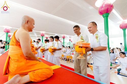 ภาพ No.223738:วันอาทิตย์ที่ 11 พฤษภาคม พ.ศ. 2568 พิธีอุปสมบทสามเณรเปรียญธรรมอุปสมบทอุทิศชีวิต 9 รูป อุบาสก 1 ท่าน ณ อุโบสถพระไตรปิฏกวัดพระธรรมกาย