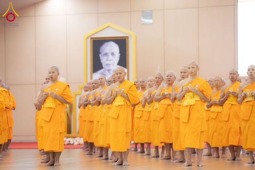 ภาพ No.161666:พิธีรับดวงแก้วนักเรียนบาลี ผู้สมัครสอบในนามวัดพระธรรมกาย วันพุธที่ 2 ตุลาคม พ.ศ. 2567 ณ เทวสภา อาคารร้อยปีคุณยายอาจารย์ฯ วัดพระธรรมกาย จ.ปทุมธานี