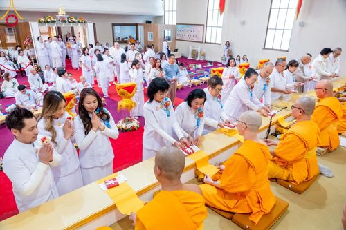 ภาพ No.100946:พิธีทอดกฐินบรมจักรพรรดิสร้างทุกสิ่ง ณ วัดพระธรรมกายออเรกอน ประเทศสหรัฐอเมริกา  วันอาทิตย์ ที่ 26 พฤศจิกายน พ.ศ. 2566