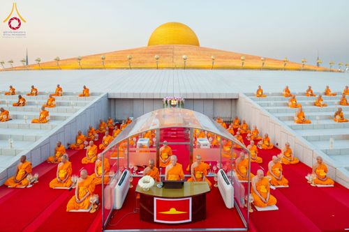ภาพ No.207714:พิธีเวียนประทักษิณและจุดมาฆประทีป ในวันมาฆบูชา วันพุธที่ 12 กุมภาพันธ์ พ.ศ. 2568 ณ พระมหาธรรมกายเจดีย์ วัดพระธรรมกาย