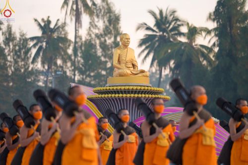 ภาพ No.108201:พระธรรมยาตราร่วมปฏิบัติธรรม และถ่ายภาพหมู่ประวัติศาสตร์ วันที่ 8 มกราคม พ.ศ. 2567  ณ อนุสรณ์สถานบางนางแท่น จ.นครปฐม