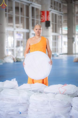 ภาพ No.218265:วันที่ 12-18 เมษายน พ.ศ. 2568 พระภิกษุและเจ้าหน้าที่อาสาสมัคร เตรียมพื้นที่ต้อนรับพักค้างพระสังฆาธิการ เนื่องในงานวันคุ้มครองโลก 22 เมษายน พ.ศ. 2568