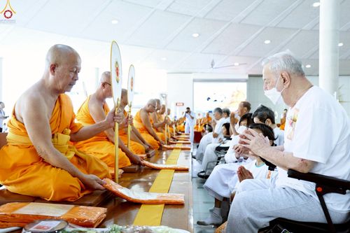 ภาพ No.237953:วันเสาร์ที่ 9 สิงหาคม พ.ศ. 2568 (วันพระ ขึ้น 15 ค่ำ เดือน 9) พิธีบุพเปตพลี ครั้งที่ 168 ร่วมอุทิศบุญแด่หมู่ญาติที่ล่วงลับไปแล้ว และสืบทอดอายุพระพุทธศาสนา ณ หอฉันคุณยายอาจารย์ฯ วัดพระธรรมกาย