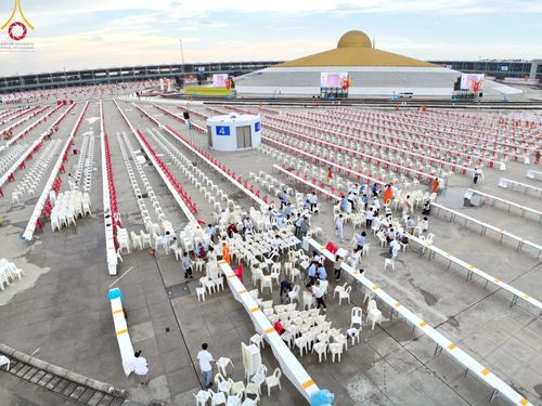 ภาพ No.218938:วันที่ 18-20 เมษายน พ.ศ. 2568 การเตรียมงานในลานธรรม , วิหารคด เพื่องานวันคุ้มครองโลก 22 เมษายน พศ. 2568