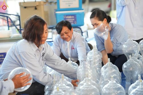 ภาพ No.109333:V.7 พลังใจ การเตรียมงาน เก็บงาน การรับบุญของเจ้าหน้าที่หน่วยงานต่างๆ เพื่อโครงการธรรมยาตรา กตัญญูบูชามหาปูชนียาจารย์ พระมงคลเทพมุนี (สด จนฺทสโร) พระผู้ปราบมาร อนุสรณ์สถาน 7 แห่ง ปีที่ 12 ระหว่างวันที่ 2 - 31 มกราคม พ.ศ.2567