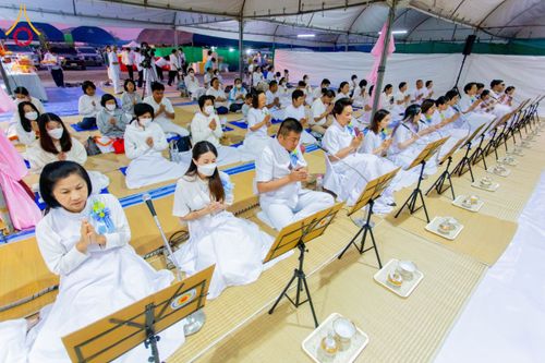 ภาพ No.201431:พิธีถวายภัตตาหารเป็นสังฆทาน แด่พระธรรมยาตรา ณ อนุสรณ์สถานบางปลา วัดบางปลา อำเภอบางเลน จังหวัดนครปฐม ในโครงการธรรมยาตรา กตัญญูบูชา มหาปูชนียาจารย์ พระมงคลเทพมุนี(สด จนฺทสโร) พระผู้ปราบมาร อนุสรณ์สถาน 7 แห่ง ปีที่ 13 วันที่ 25 มกราคม พ.ศ. 2568