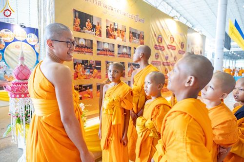 ภาพ No.146780:การต้อนรับพระสังฆาธิการ 2,000 กว่าวัดทั่วประเทศ และพิธีบูชาข้าวพระ เนื่องในวันสมาธิโลก วันอาทิตย์ที่ 4 สิงหาคม พ.ศ. 2567 ณ สภาธรรมกายสากล วัดพระธรรมกาย