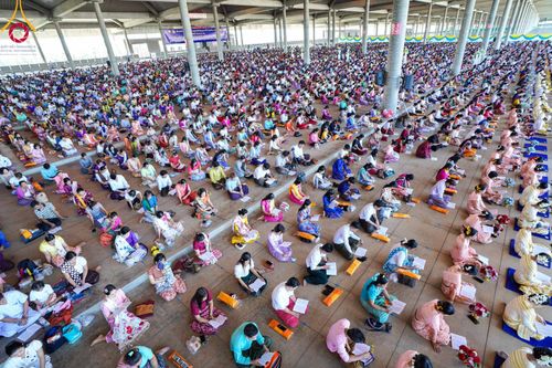 ภาพ No.100039:พิธีทอดผ้าป่า เมียนมาร์ และพิธีสวดธรรมจักร ครั้งที่ 5 ประจำปี พ.ศ. 2566 วันอาทิตย์ที่ 3 ธันวาคม พ.ศ. 2566