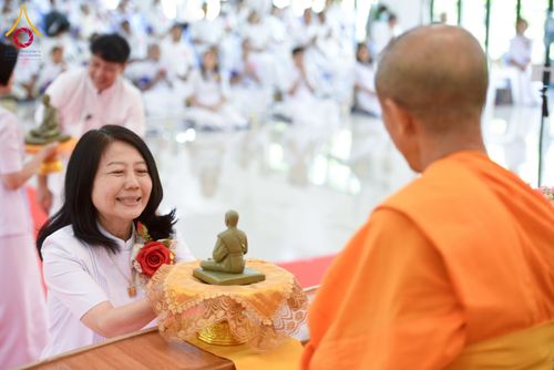 ภาพ No.225859:วันอาทิตย์ที่ 18 พฤษภาคม พ.ศ. 2568 ศูนย์ปฏิบัติธรรมสระบุรี ได้จัดพิธีทอดผ้าป่าฟื้นฟูพระพุทธศาสนา และพิธีมอบใบประกาศนียบัตรเชิดชูเกียรติผู้นำรถ ที่ทำหน้าที่จัดรถเพื่อพาสาธุชนไปร่วมงานวันที่ 22 เมษายน ที่ผ่านมา