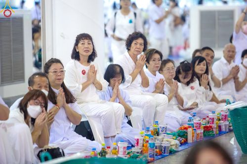 ภาพ No.207233:พิธีตักบาตร และปฏิบัติธรรมช่วงสาย ในวันมาฆบูชา วันพุธที่ 12 กุมภาพันธ์ พ.ศ. 2568 ณ วัดพระธรรมกาย จังหวัดปทุมธานี