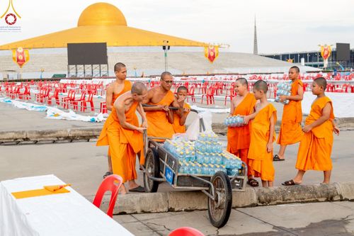 ภาพ No.218781:วันศุกร์ที่ 18 เมษายน พ.ศ. 2568 การเตรียมงานในลานธรรม , พระมหาธรรมกายเจดีย์ เพื่องานวันคุ้มครองโลก 22 เมษายน พ.ศ. 2568