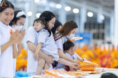 ภาพ No.99787:พิธีทอดผ้าป่า ต้นสมบัติจักรพรรดิ ในวันอาทิตย์ที่ 3 ธันวาคม พ.ศ. 2566 ณ สภาธรรมกายสากล วัดพระธรรมกาย จ.ปทุมธานี