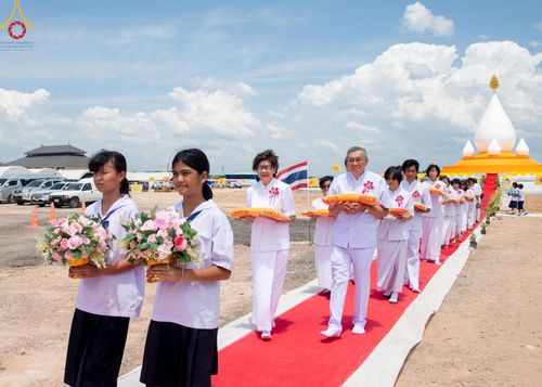 ภาพ No.144401:3 Bigboon 1.พิธีทอดผ้าป่าสถาปนาสังฆรัตนะปทุมเจดีย์ 2.พิธีประดิษฐานดอกบัวอนันต์นิรันดร์กาล 3.พิธีถวายมหาสังฆทานแด่คณะสงฆ์ทุกวัดในจังหวัดปัตตานี ณ ศูนย์อบรมเยาวชนจังหวัดปัตตานี วันอาทิตย์ที่ 14 กรกฎาคม พ.ศ. 2567