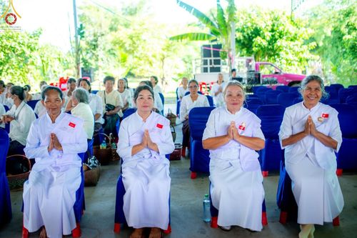 ภาพ No.165409:พิธีทอดกฐิน ณ วัดพุทธิสารโนนทอง อ.คอนสวรรค์ จ.ชัยภูมิ ในโครงการกฐินสามัคคีทั่วไทย 30,000 วัด บูชาธรรม 80 ปี หลวงพ่อธัมมชโย โดยคณะศิษยานุศิษย์วัดพระธรรมกาย วันที่ 21 ตุลาคม พ.ศ. 2567