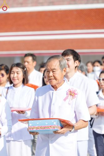 ภาพ No.189571:พิธีทอดผ้าป่าทำนุบำรุงศาสนสถาน ในโครงการธรรมยาตรา กตัญญูบูชา มหาปูชนียาจารย์ พระมงคลเทพมุนี(สด จนฺทสโร) พระผู้ปราบมาร อนุสรณ์สถาน 7 แห่ง ปีที่ 13 ณ วัดสองพี่น้อง ต.ต้นตาล อ.สองพี่น้อง จ.สุพรรณบุรี วันที่ 5 มกราคม พ.ศ. 2568