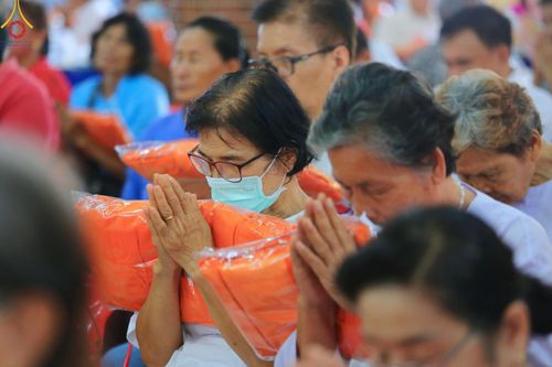 ภาพ No.166375:พิธีทอดกฐิน ณ วัดคูหาสุวรรณ จ.สุโขทัย ในโครงการกฐินสามัคคีทั่วไทย 30,000 วัด บูชาธรรม 80 ปี หลวงพ่อธัมมชโย โดยคณะศิษยานุศิษย์วัดพระธรรมกาย วันที่ 27 ตุลาคม พ.ศ. 2567